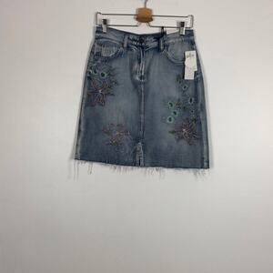 The Republic denim cotton floral embroidered print 5 pocket blue jean shirt 6/27